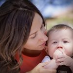Fatti importanti che dovresti sapere sulla maternità surrogata
